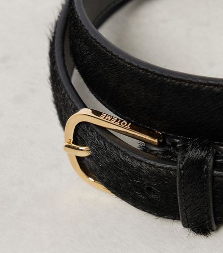 Ceinture en cuir façon poulain - Toteme - Modalova