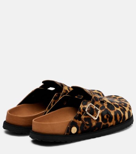 Mules Boston en cuir façon poulain à motif léopard - Birkenstock 1774 - Modalova