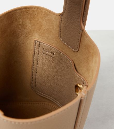 Loewe Sac seau Pebble Mini en cuir - Loewe - Modalova