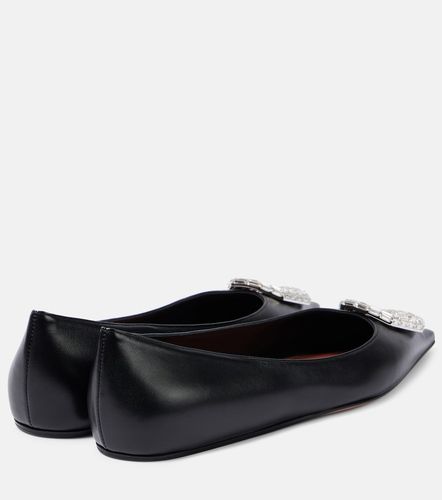 Ballerines Camelia en cuir à ornements - Amina Muaddi - Modalova