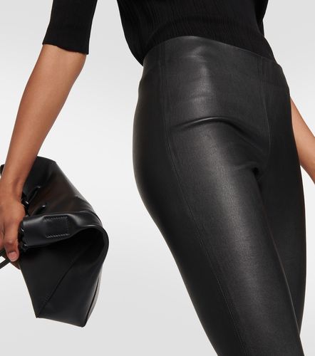 Pantalon slim raccourci en cuir - Vince - Modalova