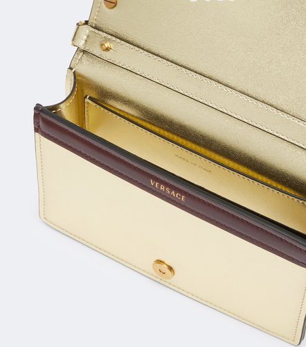Pochette Medusa Small en cuir métallisé - Versace - Modalova