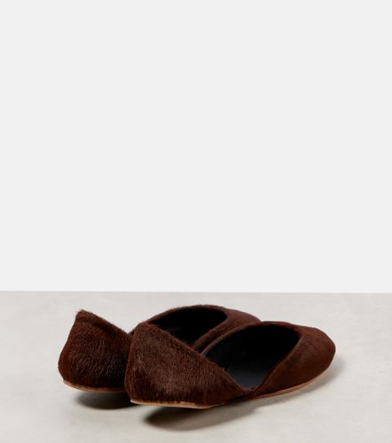 Ballerines Gemma en cuir façon poulain - The Row - Modalova