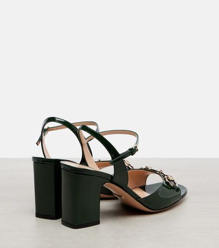 Sandales Lady Horsebit 75 en cuir verni - Gucci - Modalova