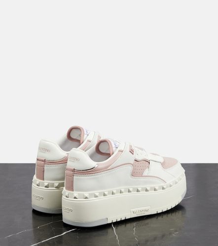 Baskets Freedots XL en cuir à plateforme - Valentino Garavani - Modalova