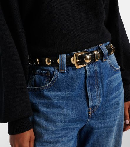 Ceinture Benny en cuir verni à clous - Khaite - Modalova