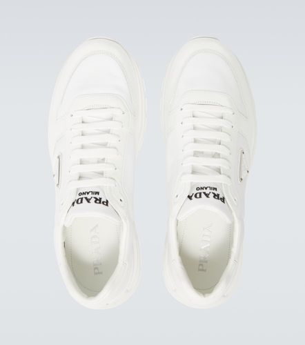 Prada Baskets à logo - Prada - Modalova