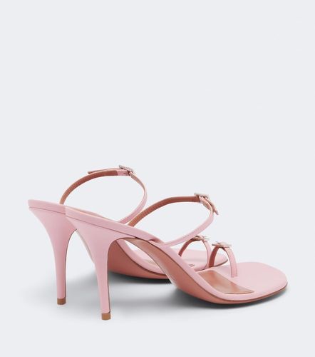 Sandales Adut en cuir à ornements - Amina Muaddi - Modalova