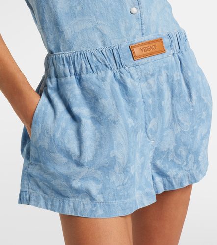 Versace Short Barocco en jean - Versace - Modalova
