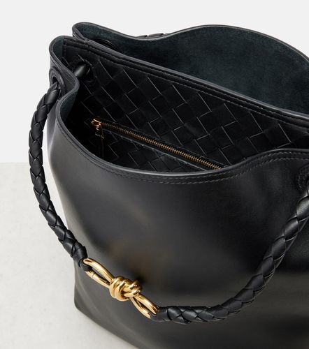 Sac seau Andiamo Small en cuir - Bottega Veneta - Modalova
