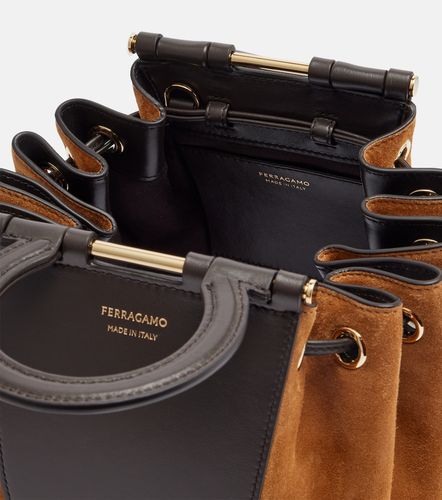 Sac seau Gancio Small en daim - Ferragamo - Modalova