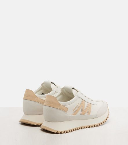 Moncler Baskets Pacey2 en daim - Moncler - Modalova