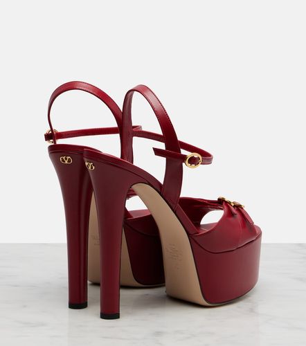 Sandales Crasher à plateau en cuir - Valentino Garavani - Modalova
