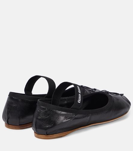 Miu Miu Ballerines en cuir à logo - Miu Miu - Modalova