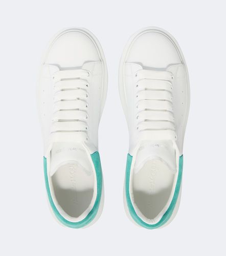 McQueen Baskets oversize en cuir - McQueen - Modalova