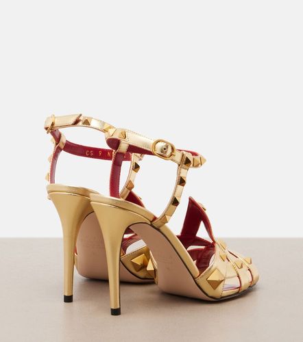 Sandales en cuir métallisé à clous - Valentino Garavani - Modalova
