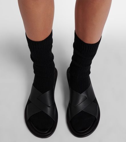 The Row Mules Malick Cross en cuir - The Row - Modalova