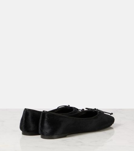 Ballerines Charlotte en cuir façon poulain - Khaite - Modalova