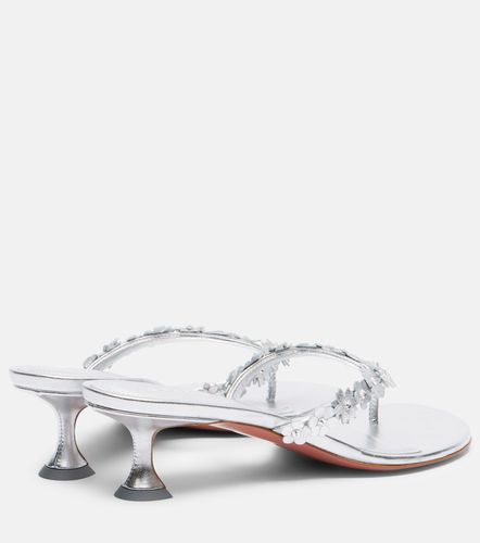 Mules Janis en cuir à ornements - Amina Muaddi - Modalova