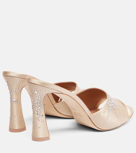 Mules Roxanne 90 en satin à ornements - Malone Souliers - Modalova