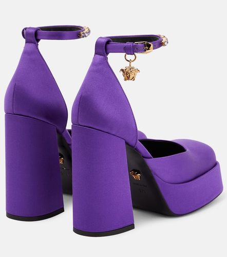 Escarpins Medusa Aevitas à plateau en satin - Versace - Modalova