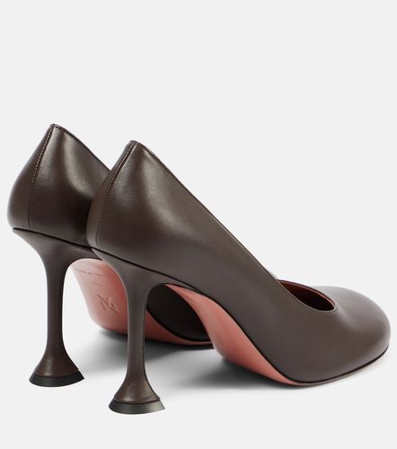 Escarpins Iris 95 en cuir - Amina Muaddi - Modalova