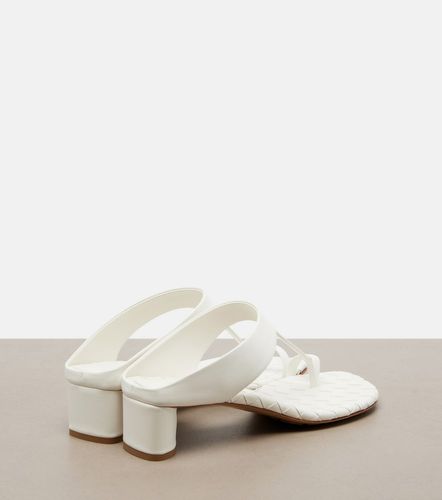 Mules Livia en cuir Intrecciato - Bottega Veneta - Modalova