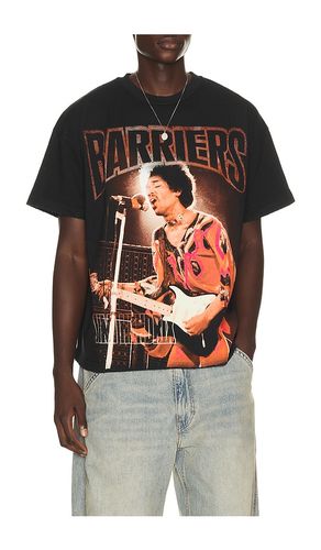 T-SHIRT en . Taille S. Also en M, L, XL/1X - Barriers Worldwide - Modalova