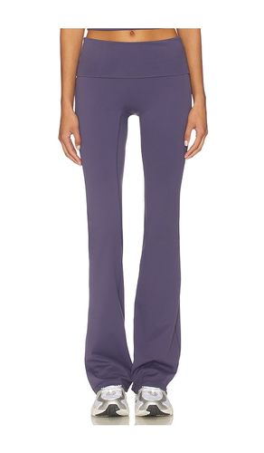 PANTALON FLARE ESSENTIALS en . Taille L. Also en M, S, XL, XS - Gold Hinge - Modalova