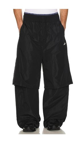PANTALON en . Taille M. Also en S, XL/1X - WE11DONE - Modalova