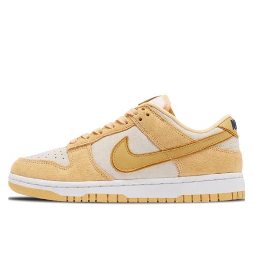 Nike Dunk Low LX “Gold Suede” - Nike - Modalova