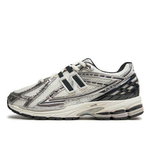 New Balance 1906R Silver Black - New Balance - Modalova