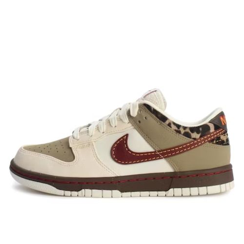 Dunk Low Retro Khaki Team Red Pearl White - Nike - Modalova