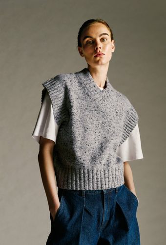 Pull sans manche col V contenant de la laine merinos - MONOPRIX - Modalova
