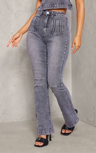 Washed Charcoal Jean Évasé Ajusté En Denim Petite | Taille 42 - PrettyLittleThing - Modalova