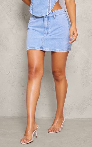 Light Blue Jupe Mini En Denim Brodé Petite | Taille 32 - PrettyLittleThing - Modalova