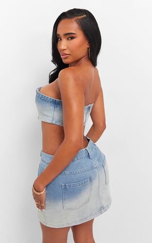 Top Bandeau En Denim Délavé Shape | Taille 46 - PrettyLittleThing - Modalova