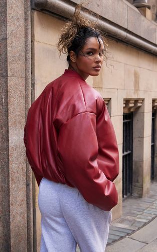 Cherry Red Blouson Aviateur Oversize En Synthétiquecuir | Taille 32 - PrettyLittleThing - Modalova