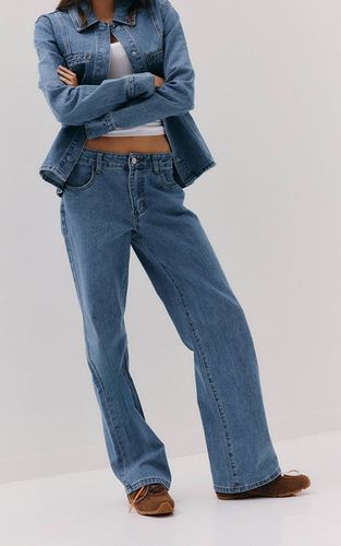 Mid Blue Wash Jean Droit Taille Mi-haute | Taille 42 - PrettyLittleThing - Modalova