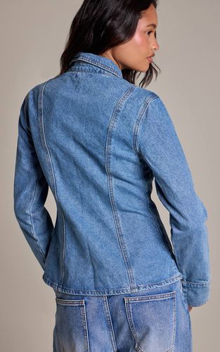 Mid Blue Wash Chemise À Manches Longues Avec Détails De Coutures Et Taille Cintrée | Taille 42 - PrettyLittleThing - Modalova