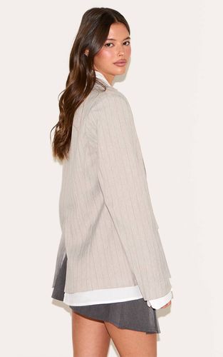 Light Grey Blazer À Détail Chemise À Fines Rayures | Taille 32 - PrettyLittleThing - Modalova