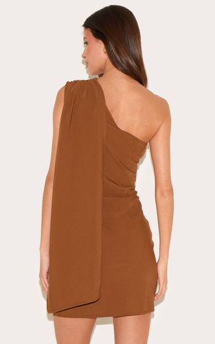 Chesnut Robe Courte Drapée À Épaule Dénudée En Tissu Tissé | Taille 42 - PrettyLittleThing - Modalova