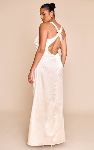 Natural Robe Mi-longue Grande Taille En Satin Avec Dos Croisé | Taille 44 - PrettyLittleThing - Modalova
