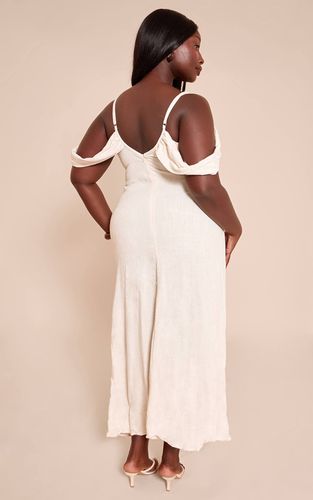 Natural Robe Longue Grande Taille À Texture Avec Bretelles Et Détails Drapés | Taille 46 - PrettyLittleThing - Modalova