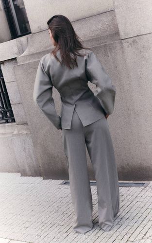 Light Grey Blazer Ajusté Sans Col En Tissu Tissé Premium Avec Ensemble Coordonné | Taille 42 - PrettyLittleThing - Modalova