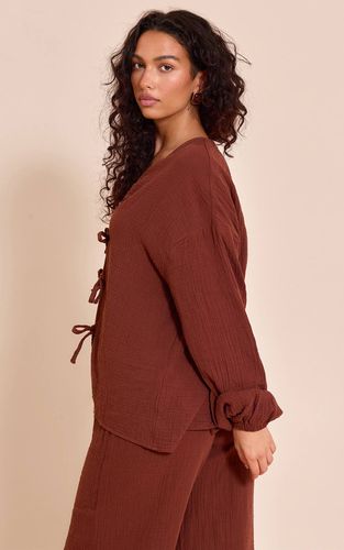 Dark Brown Chemise Texturée Effet Gaze À Nouer Devant | Taille 32 - PrettyLittleThing - Modalova