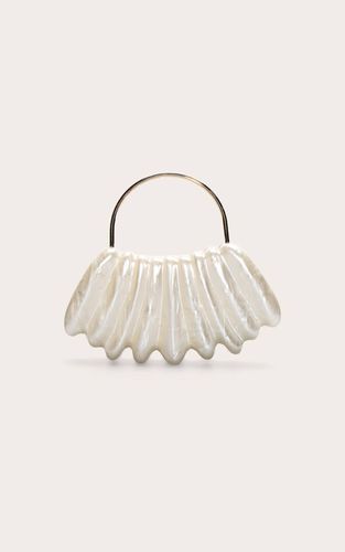 Pearl Pochette Rigide Courbée Lisse - PrettyLittleThing - Modalova