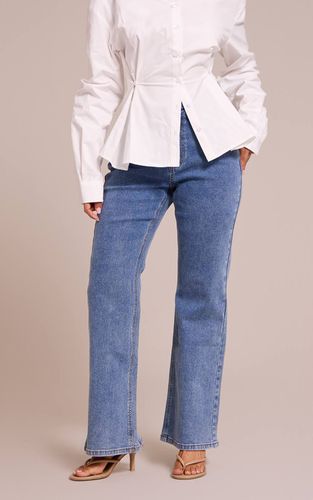 Mid Blue Wash Jean Bootcut En Denim Taille Haute Petite | Taille 42 - PrettyLittleThing - Modalova