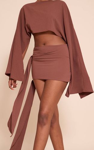 Dark Brown Mini-jupe Coordonnée En Tissu Vaporeux Avec Nœud Sur Le Côté | Taille 36 - PrettyLittleThing - Modalova