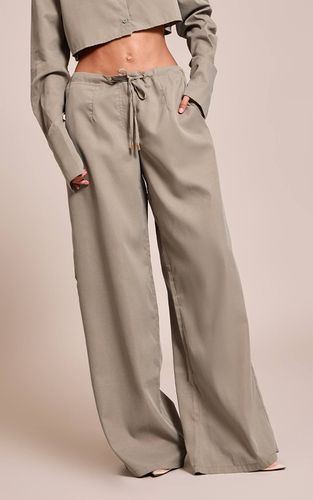 Dark Khaki Pantalon Droit Oversize À Cordon De Serrage | Taille 44 - PrettyLittleThing - Modalova